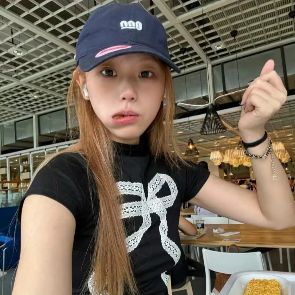 美得过火 海报